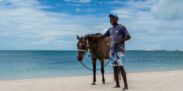 Secluded horse riding on the riambel beach (7)